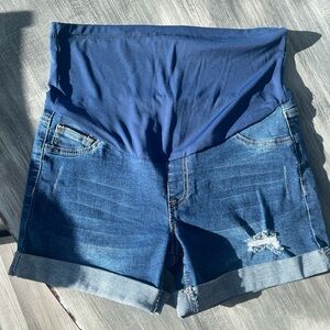 Maternity Jean shorts, barely worn, size small
